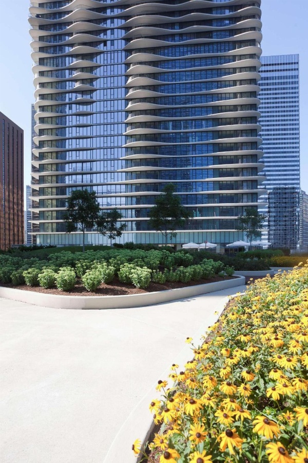 Radisson Blu Aqua Hotel Chicago Main image